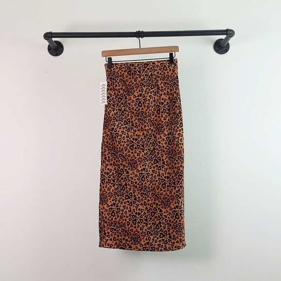 NWT Urban Outfitters Edy Satin Slip Leopard Heart Print Midi Skirt - Picture 6 of 7